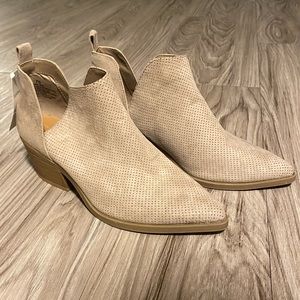 NWT Tan Ankle Boots